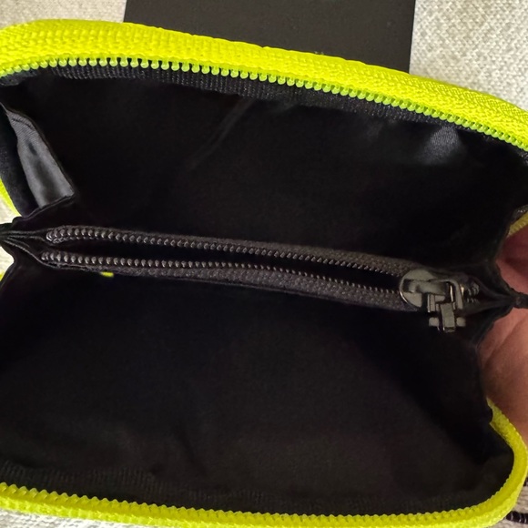 Diesel Bright Yellow Pouch / Wallet - Picture 7 of 7